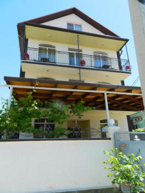 Yuzhanka Guest House